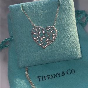 Tiffany & Co Olive Leaf Heart Pendant 🍃